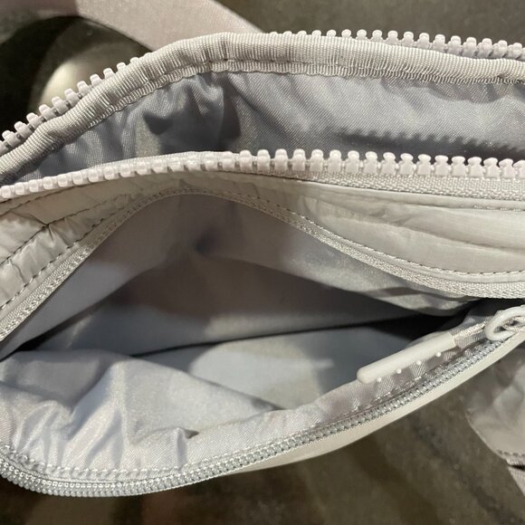 Lululemon Everywhere Belt Bag Wunder Puff in Gray - Picture 5 of 5